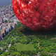 Imagen para el artículo titulado Este es el tamaño que tendría una albóndiga hecha con la carne de todos los humanos del planeta